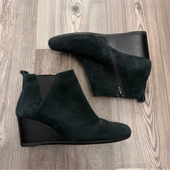 Vionic Black Wedge‎ Suede Round Toe Ankle Boots 6.5 - Picture 1 of 6